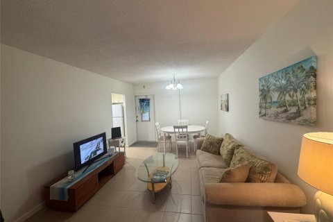 Condo in Pompano Beach, Florida, 1 bedroom  № 2087370 - photo 8