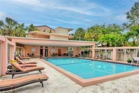 Condo in Pompano Beach, Florida, 1 bedroom  № 2087370 - photo 6
