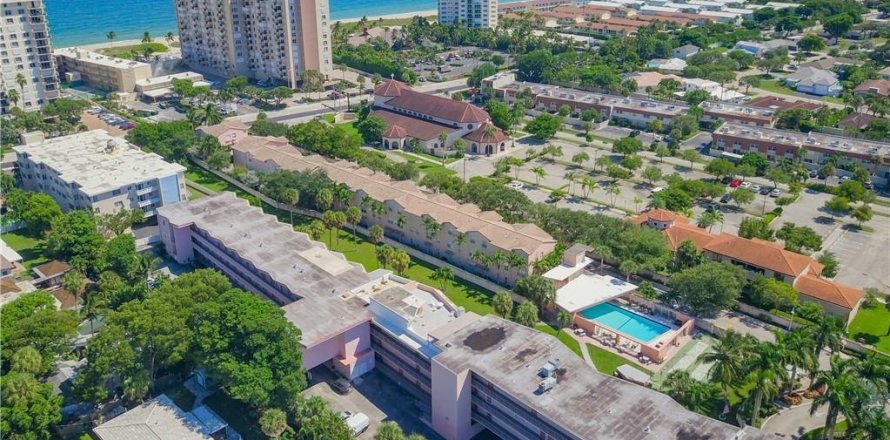 Condo in Pompano Beach, Florida, 1 bedroom  № 2087370