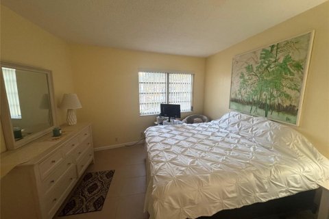 Condo in Pompano Beach, Florida, 1 bedroom  № 2087370 - photo 11