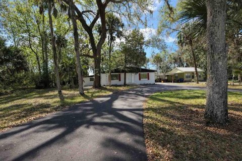 House in Crystal River, Florida 5 bedrooms, 222.97 sq.m. № 2115811