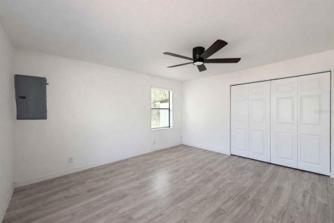 House in Crystal River, Florida 5 bedrooms, 222.97 sq.m. № 2115811 - photo 8