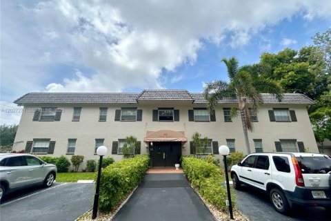Condo in Margate, Florida, 2 bedrooms  № 2154009