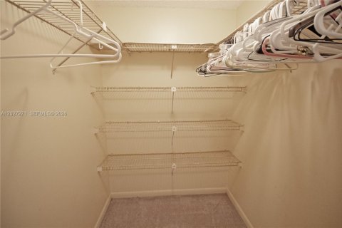 Condo in Margate, Florida, 2 bedrooms  № 2154009 - photo 13