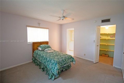 Condo in Margate, Florida, 2 bedrooms  № 2154009 - photo 8