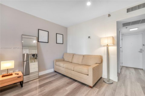 Купить кондоминиум в Санни-Айлс-Бич, Флорида 33.44м2, № 1989836 - фото 19