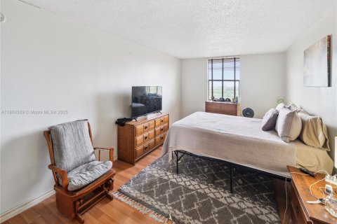 Condominio en alquiler en North Miami, Florida, 1 dormitorio, 68.75 m2 № 1926410 - foto 4