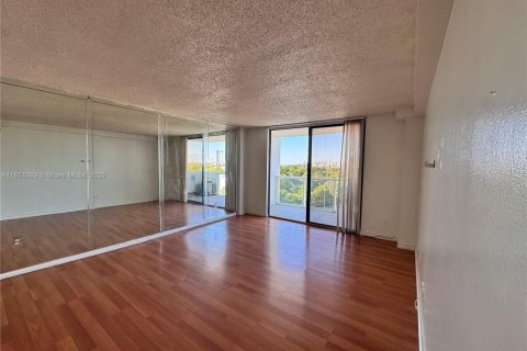 Condominio en alquiler en North Miami, Florida, 1 dormitorio, 68.75 m2 № 1926410 - foto 24