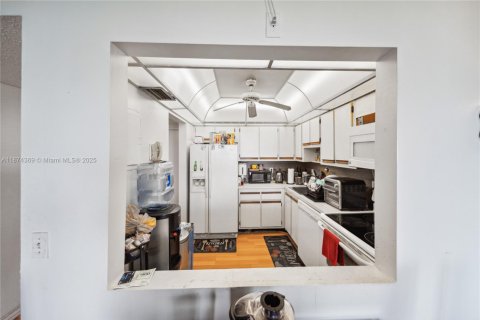 Condominio en alquiler en North Miami, Florida, 1 dormitorio, 68.75 m2 № 1926410 - foto 14