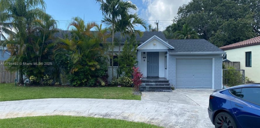 Villa ou maison à Hollywood, Floride 2 chambres, 100.33 m2 № 1863997