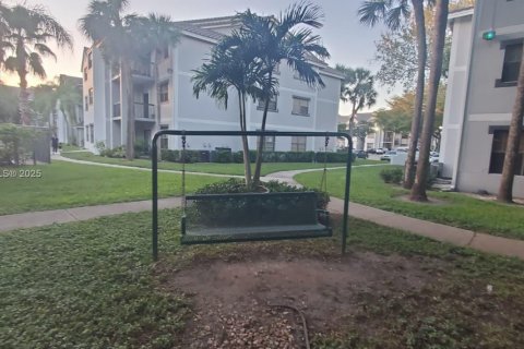 Copropriété à louer à Coral Springs, Floride: 2 chambres, 103.49 m2 № 1965808 - photo 25