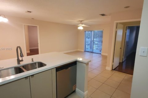 Copropriété à louer à Coral Springs, Floride: 2 chambres, 103.49 m2 № 1965808 - photo 7