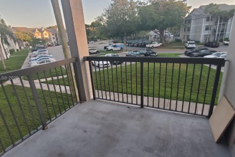 Copropriété à louer à Coral Springs, Floride: 2 chambres, 103.49 m2 № 1965808 - photo 18