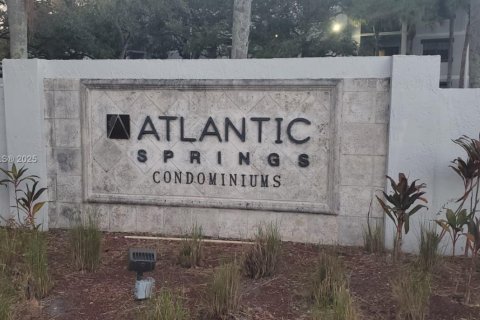 Copropriété à louer à Coral Springs, Floride: 2 chambres, 103.49 m2 № 1965808 - photo 1