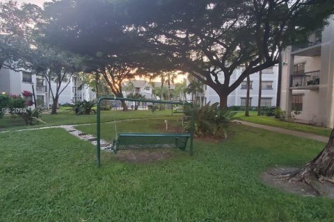 Copropriété à louer à Coral Springs, Floride: 2 chambres, 103.49 m2 № 1965808 - photo 24