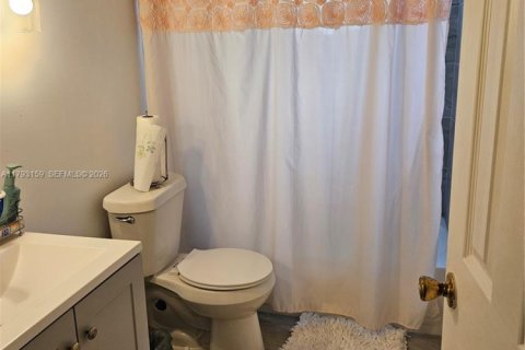 House in Sebring, Florida 2 bedrooms, 109.81 sq.m. № 2185521 - photo 28