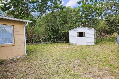 House in Sebring, Florida 2 bedrooms, 109.81 sq.m. № 2185521 - photo 6