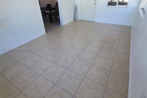 House in Sebring, Florida 2 bedrooms, 109.81 sq.m. № 2185521 - photo 26
