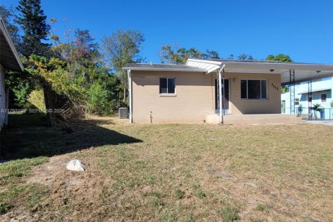 House in Sebring, Florida 2 bedrooms, 109.81 sq.m. № 2185521 - photo 11