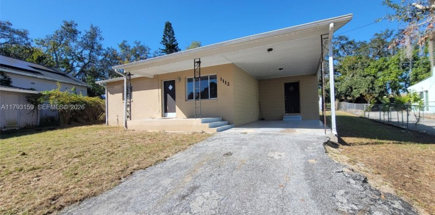 House in Sebring, Florida 2 bedrooms, 109.81 sq.m. № 2185521