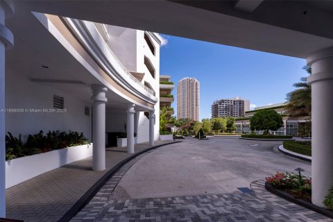 Снять в аренду кондоминиум в Майами, Флорида 2 спальни, 129.78м2, № 1954187 - фото 4