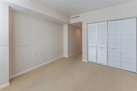 Снять в аренду кондоминиум в Майами, Флорида 2 спальни, 129.78м2, № 1954187 - фото 20