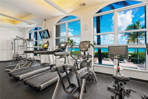 Copropriété à louer à Hallandale Beach, Floride: 2 chambres, 92.9 m2 № 1703315 - photo 10