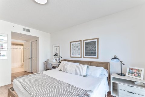 Copropriété à louer à Hallandale Beach, Floride: 2 chambres, 92.9 m2 № 1703315 - photo 24