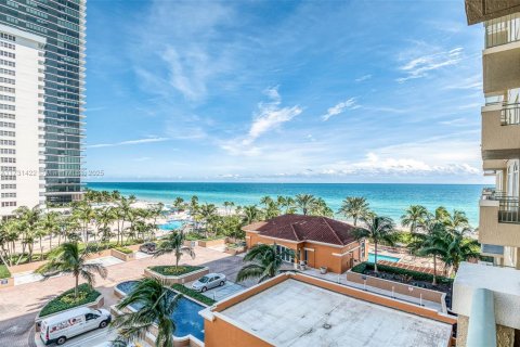 Copropriété à louer à Hallandale Beach, Floride: 2 chambres, 92.9 m2 № 1703315 - photo 5