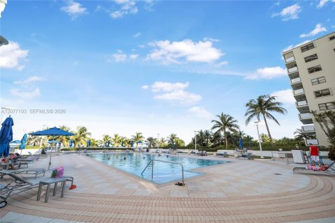 Copropriété à louer à Miami Beach, Floride: 49.24 m2 № 2319970 - photo 11