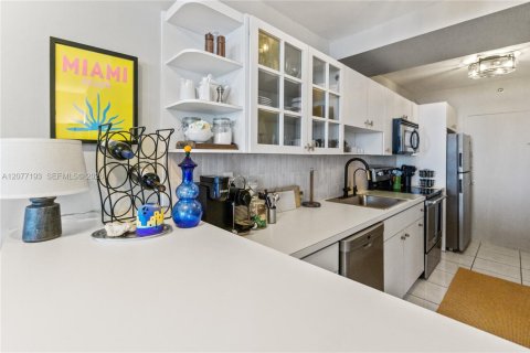 Copropriété à louer à Miami Beach, Floride: 49.24 m2 № 2319970 - photo 8