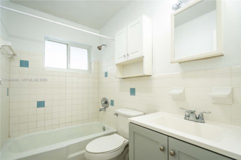 Apartment in Wilton Manors, Florida 27.87 sq.m. № 2067547 - photo 9