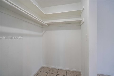 Apartment in Wilton Manors, Florida 27.87 sq.m. № 2067547 - photo 10