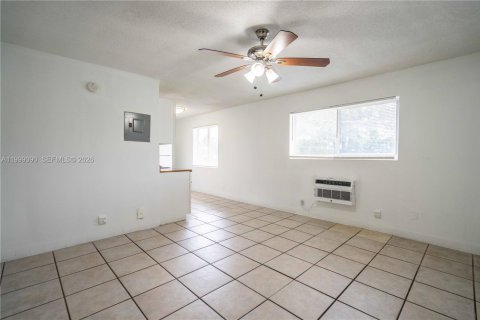 Apartment in Wilton Manors, Florida 27.87 sq.m. № 2067547 - photo 3