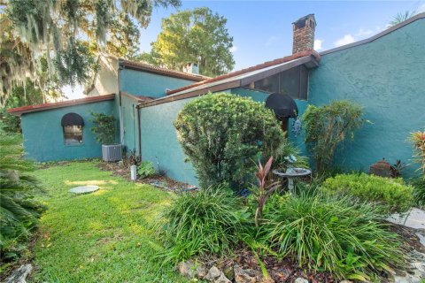 Villa ou maison à vendre à Winter Haven, Floride: 2 chambres, 257.15 m2 № 2298133 - photo 4