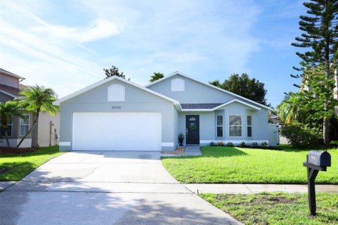 House in Orlando, Florida 3 bedrooms, 128.11 sq.m. № 1806721 - photo 1