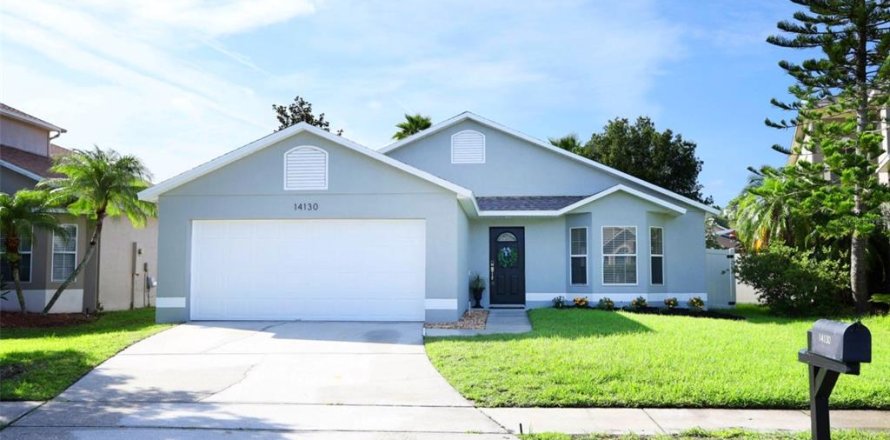 House in Orlando, Florida 3 bedrooms, 128.11 sq.m. № 1806721
