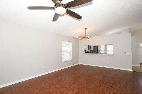 House in Orlando, Florida 3 bedrooms, 128.11 sq.m. № 1806721 - photo 15