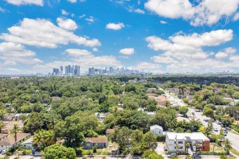 House in Miami, Florida 3 bedrooms, 109.44 sq.m. № 2013949 - photo 28