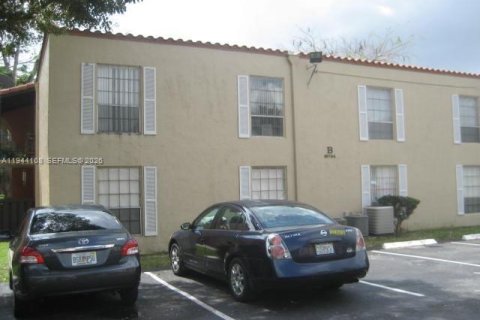 Condo in Miami, Florida, 1 bedroom  № 2003424 - photo 19