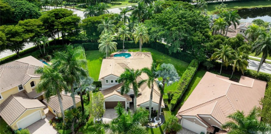 Villa ou maison à Weston, Floride 5 chambres, 294.87 m2 № 1930196