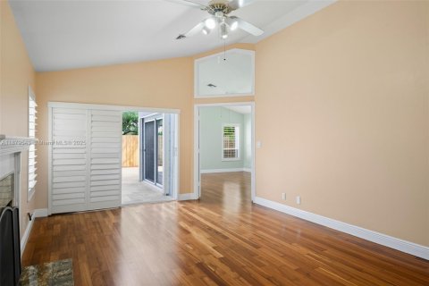 Casa en venta en Fort Lauderdale, Florida, 3 dormitorios, 117.06 m2 № 1921768 - foto 5