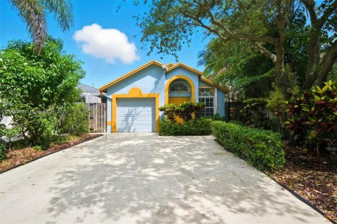 Casa en venta en Fort Lauderdale, Florida, 3 dormitorios, 117.06 m2 № 1921768 - foto 1