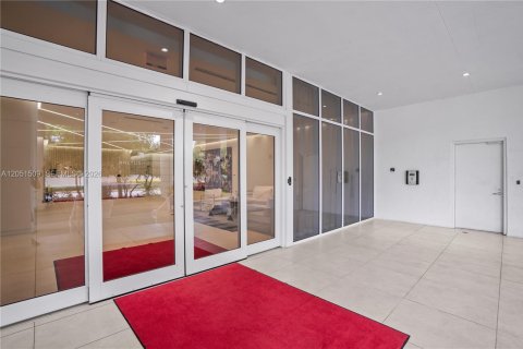 Condominio en venta en Miami, Florida, 2 dormitorios, 88.35 m2 № 2149255 - foto 19