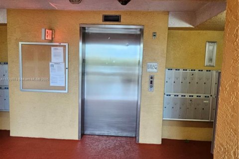 Copropriété à vendre à Dania Beach, Floride: 1 chambre, 67.54 m2 № 1979600 - photo 18