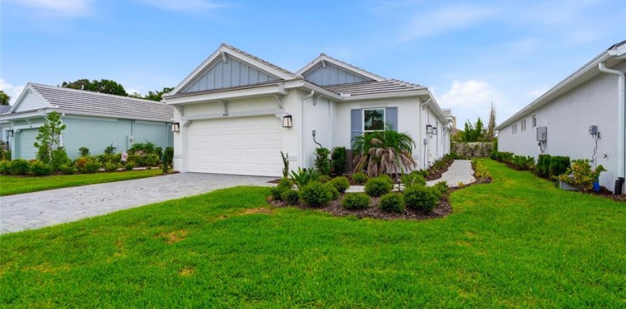 House in Wesley Chapel, Florida 3 bedrooms, 178.93 sq.m. № 2208856