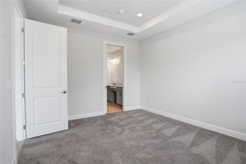 House in Wesley Chapel, Florida 3 bedrooms, 178.93 sq.m. № 2208856 - photo 6