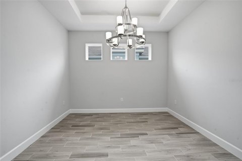 House in Wesley Chapel, Florida 3 bedrooms, 178.93 sq.m. № 2208856 - photo 8