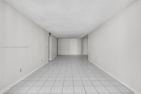 Купить кондоминиум в Хайалиа, Флорида 2 спальни, 101.73м2, № 1965870 - фото 4