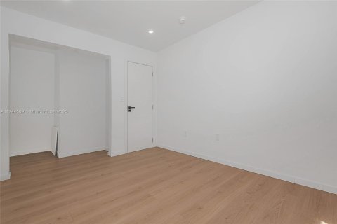 Townhouse in Miami Beach, Florida 3 bedrooms, 210.42 sq.m. № 2088806 - photo 5